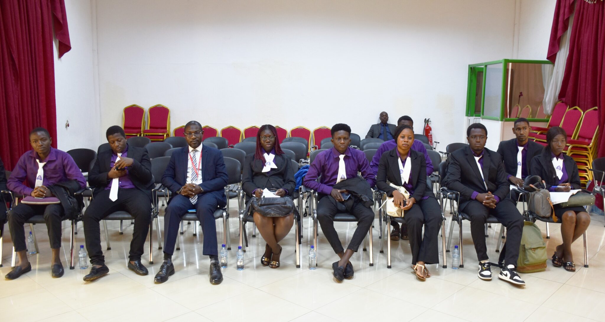 Students from Saint Thomas Aquinas University visit the Court of Justice